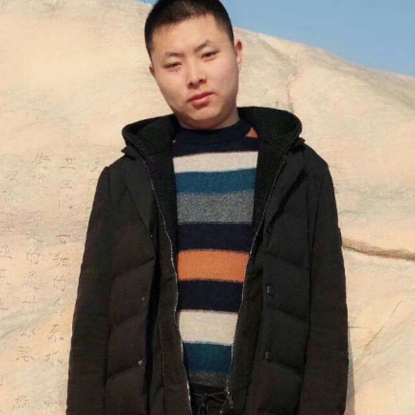 霸气笑帅哥的照片