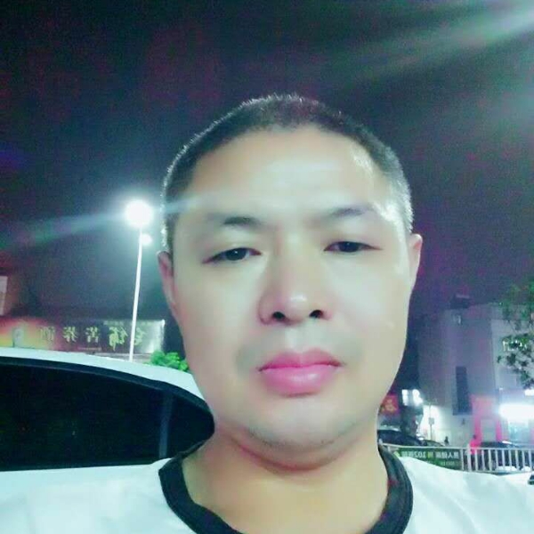 杨志彪的照片