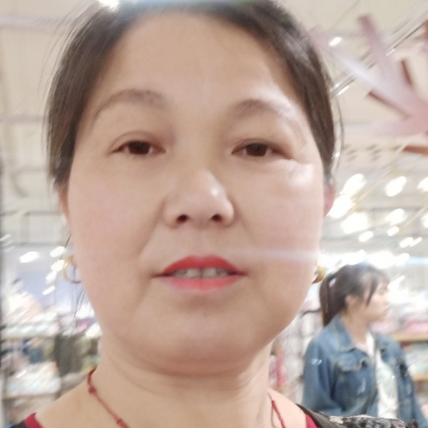 小兔子扯微笑的照片
