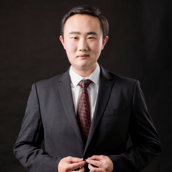 孤独的奋斗者的照片