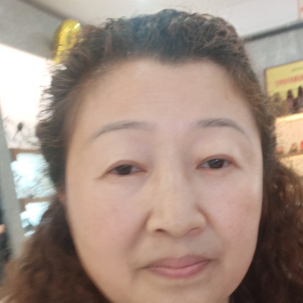 枕头回首懦弱的照片