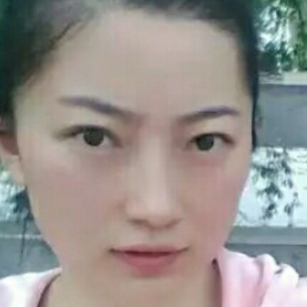 苹果高跟鞋的照片