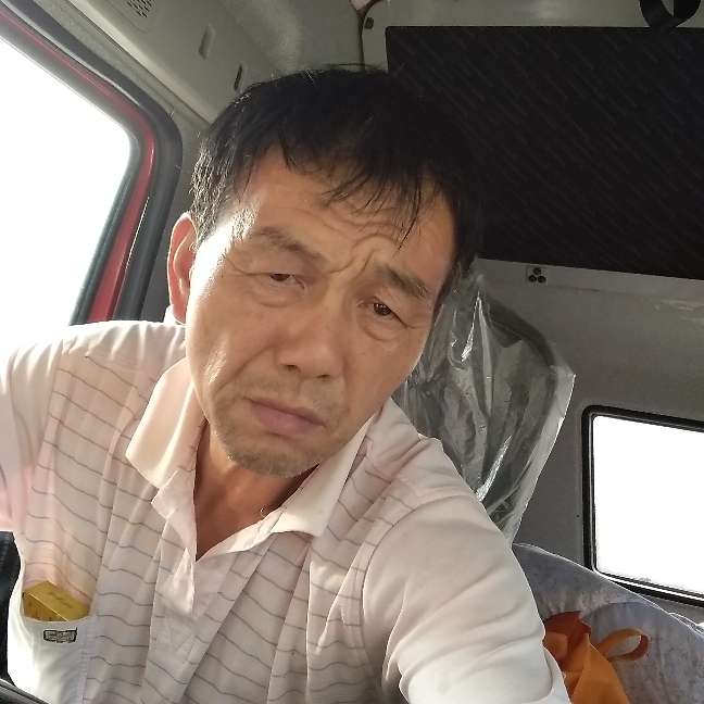 冬耀用老实的照片