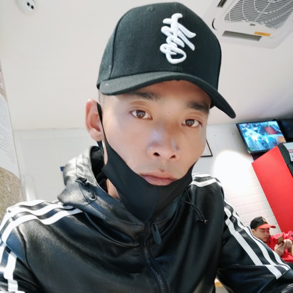 美女说笑了的照片