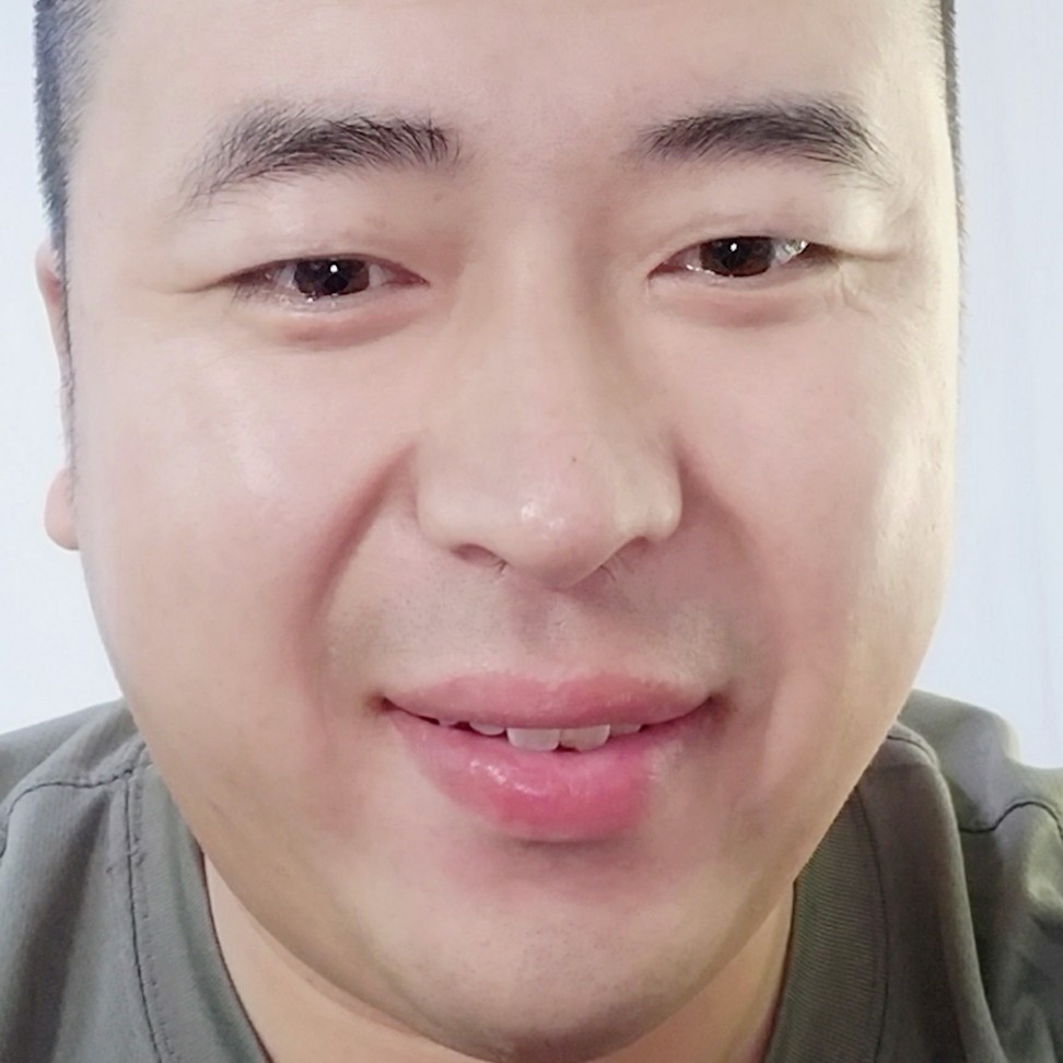 寂冷踢魔镜的照片