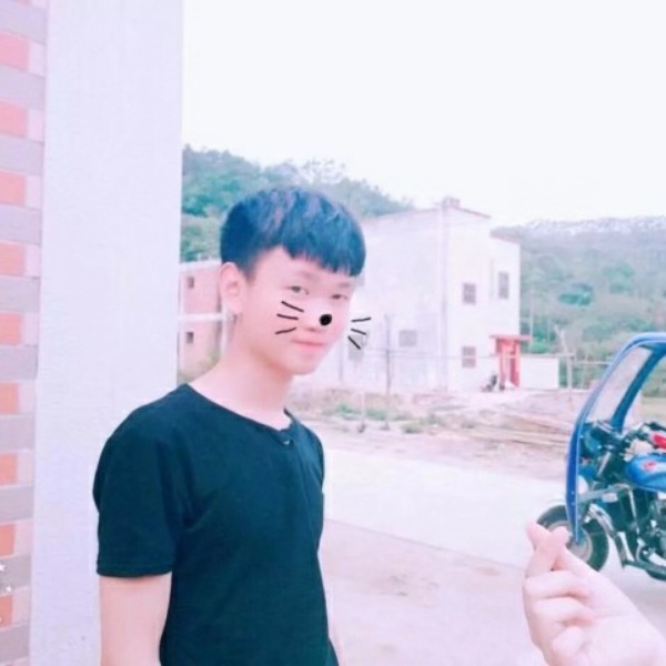 醉月笑明理的照片