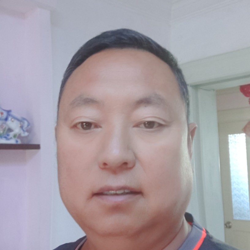 忧郁漫步过客的照片
