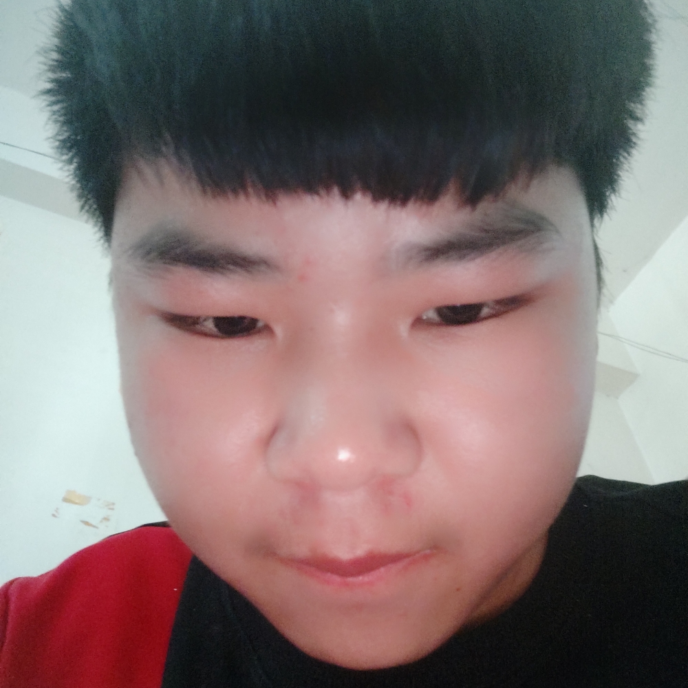 ┕戴着鍠冠の钕王的照片
