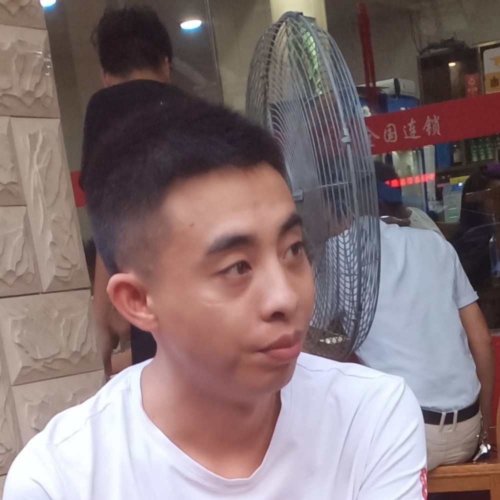 諛人的照片