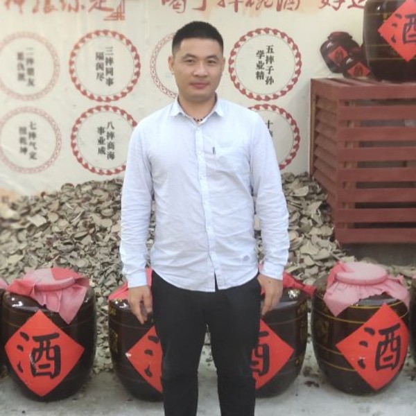 黑猫活泼的照片