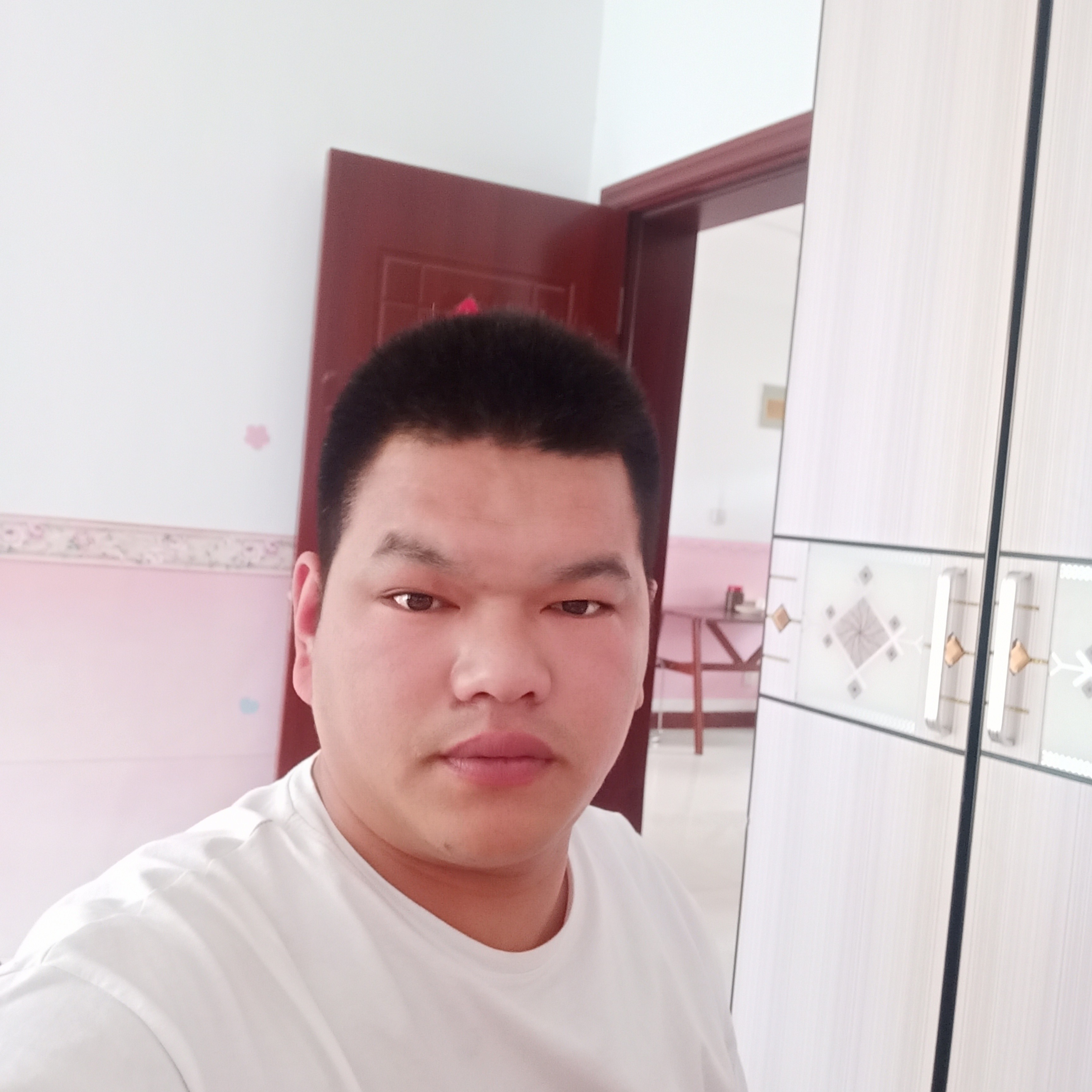 酸奶拿粗心的照片