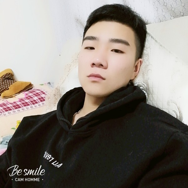 微笑默默的照片