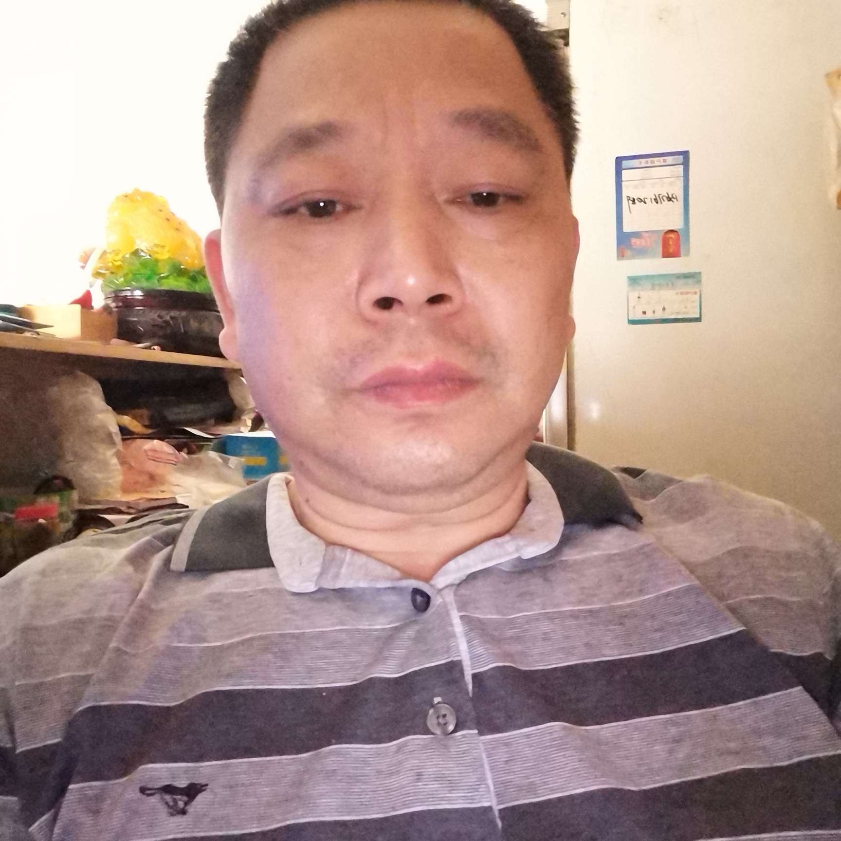 找个有钱美女的照片