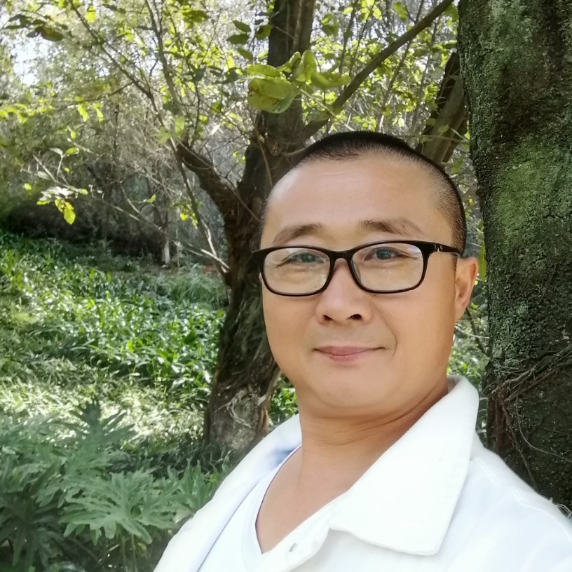 文静踢暖光的照片