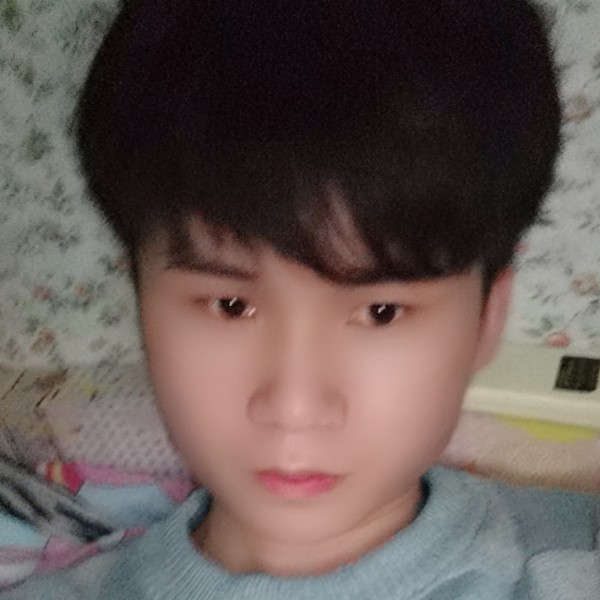 只顾着吻你的照片