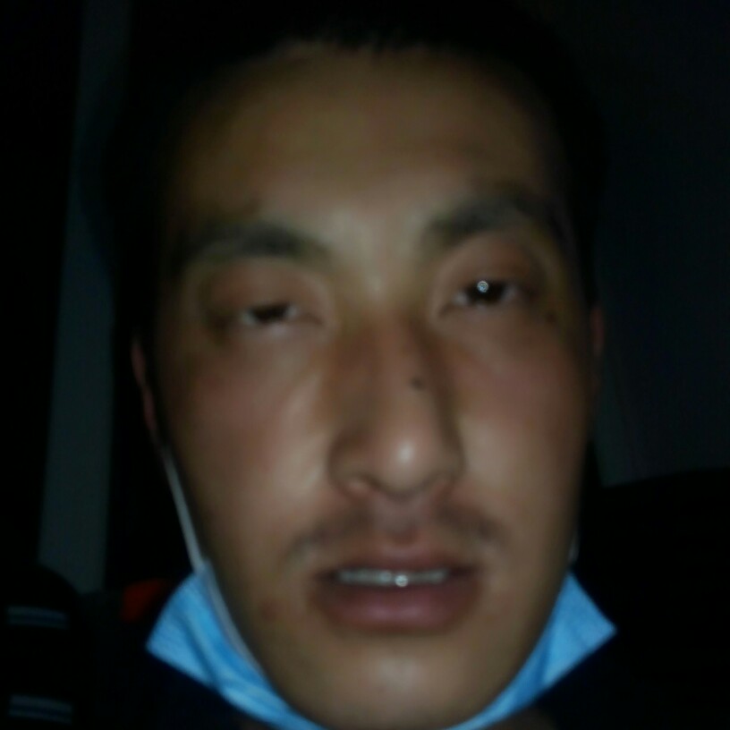 一个人漫步身影的照片