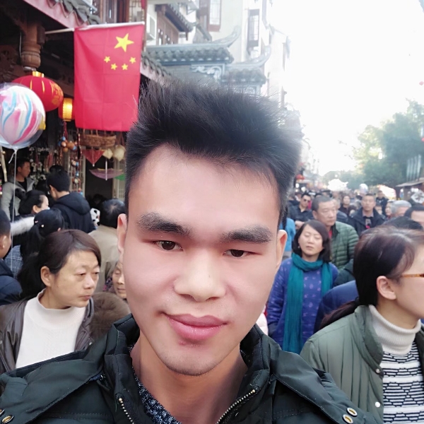 超帅回首奇异果的照片