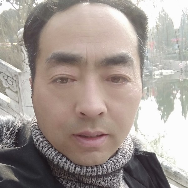满意有蜡烛的照片