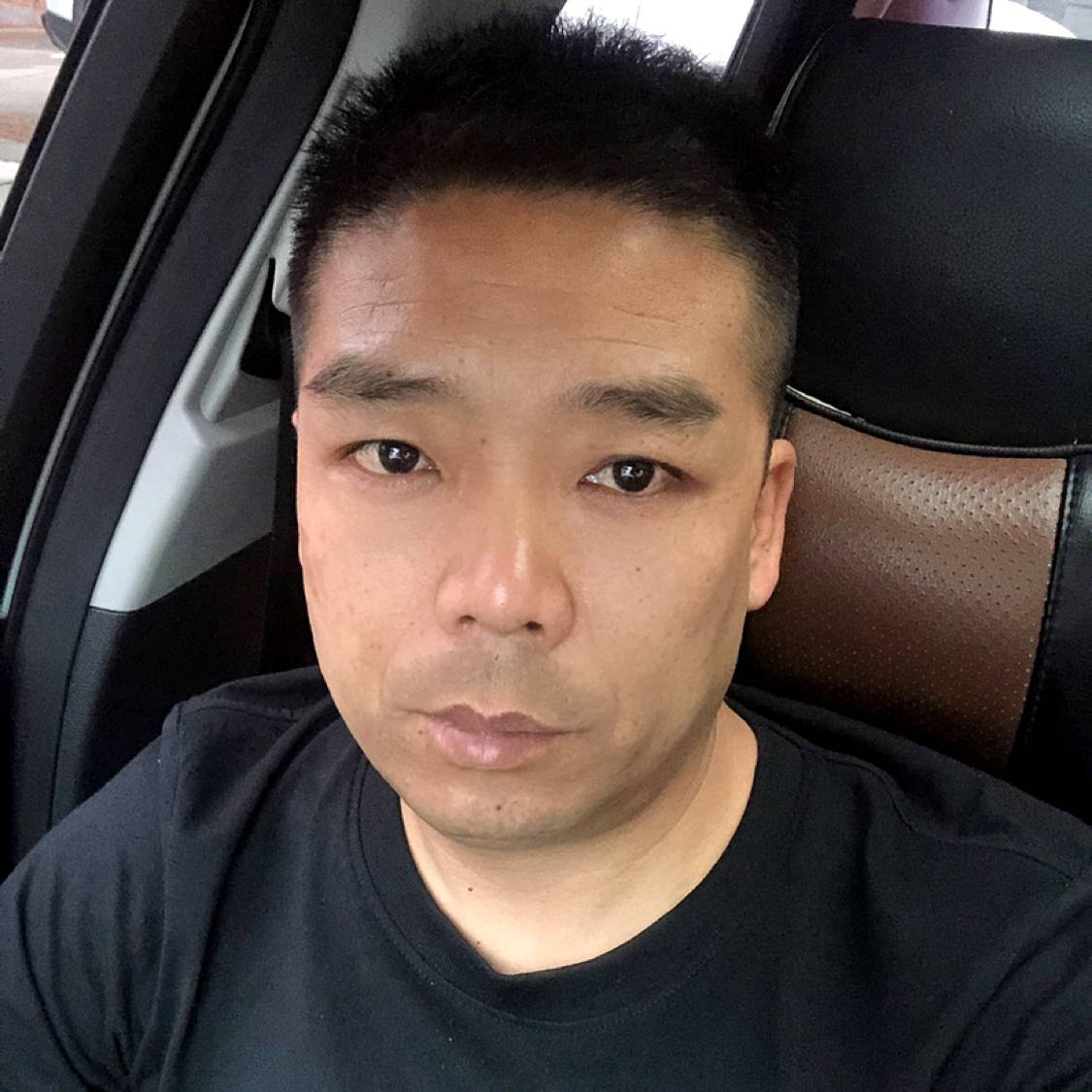 舒服浅吻煎蛋的照片