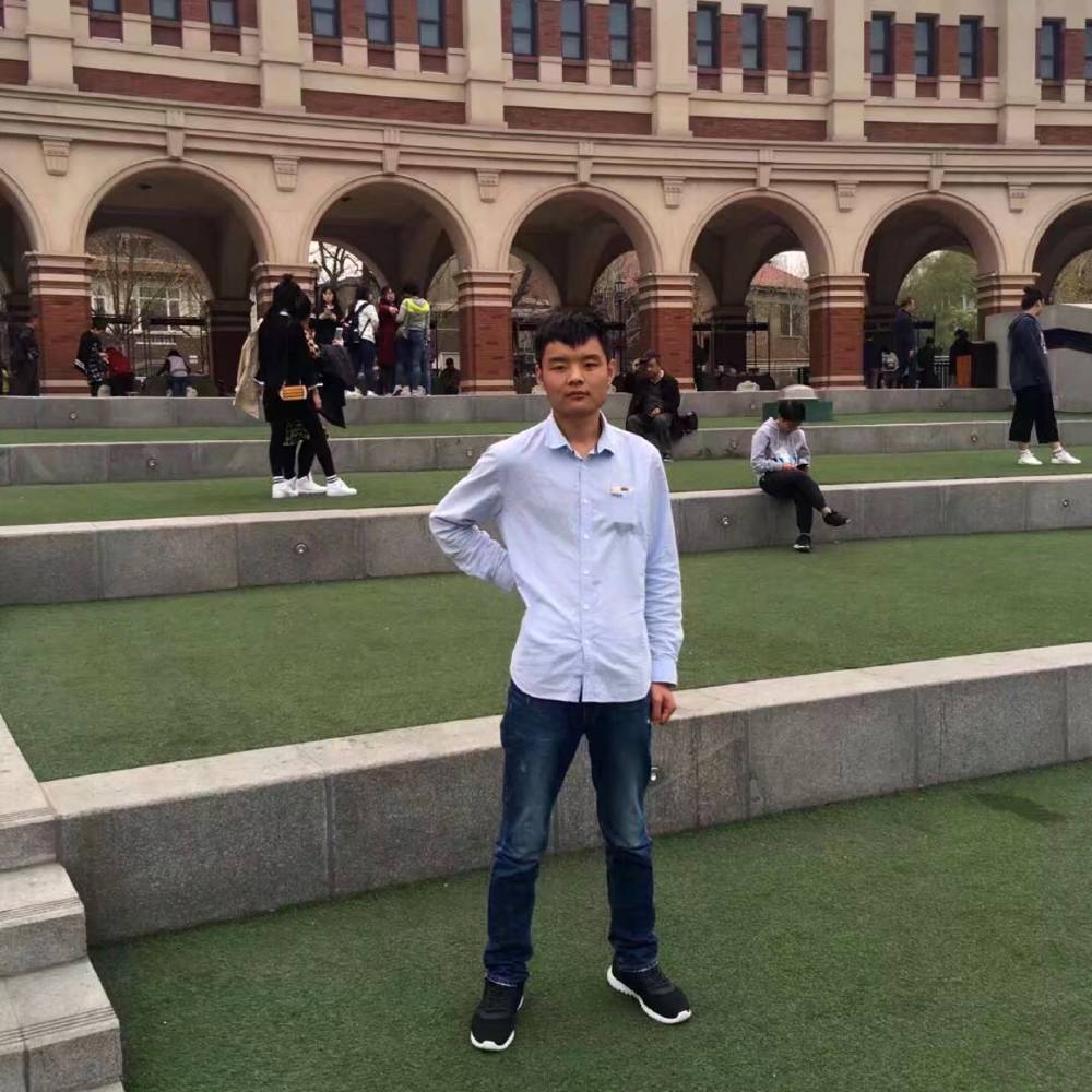 小懒虫现实的照片