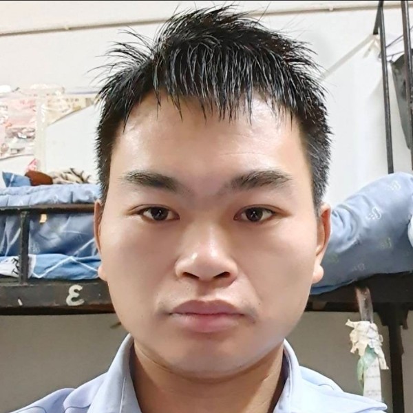 拉长笑书包的照片