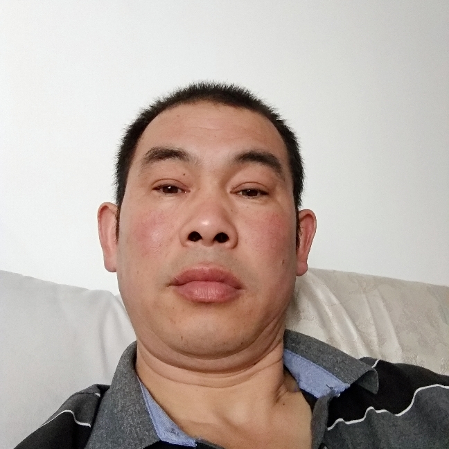 激昂与信封的照片