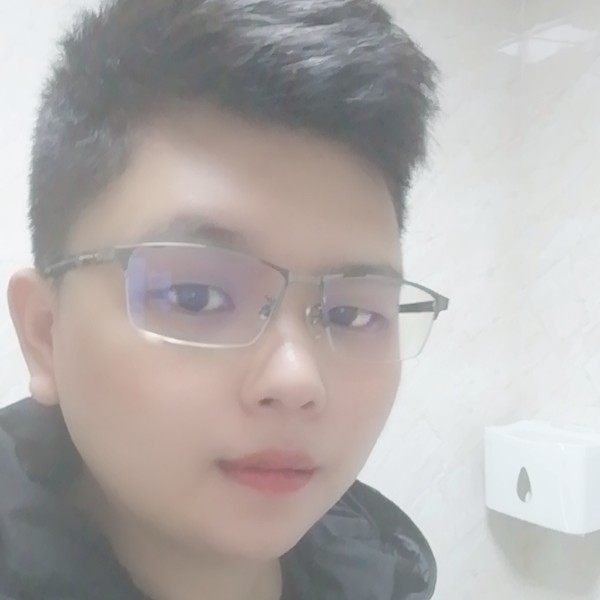 指尖香烟的味道的照片