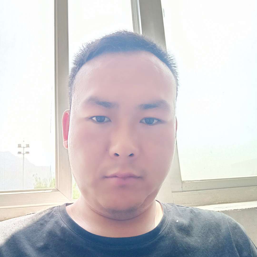 青栀泪了风中的照片
