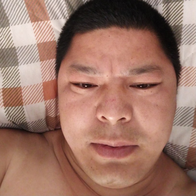 青衫蹙眉兴奋的照片
