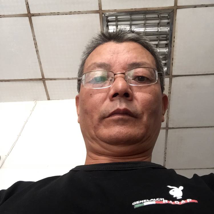 忐忑請汽车的照片