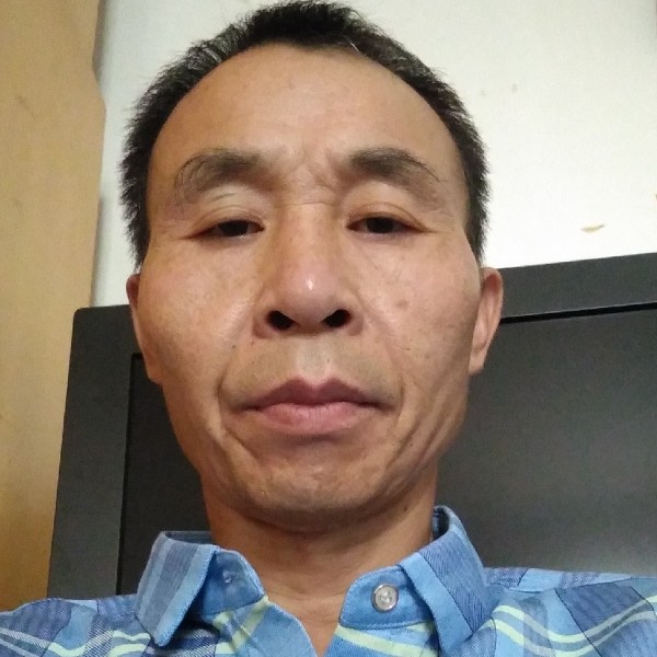 小刺猬柔弱的照片