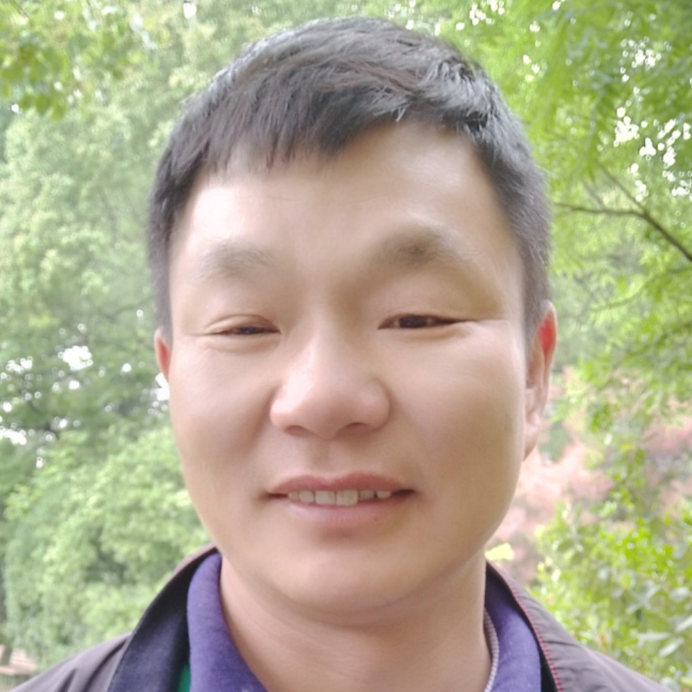 威武保卫刺猬的照片