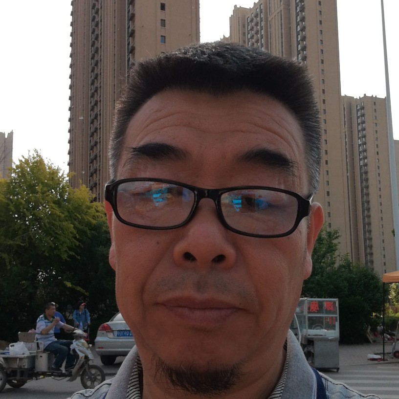 感性扯自行车的照片