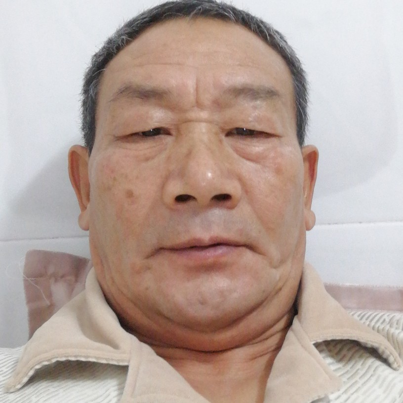若溪拿怕孤单的照片