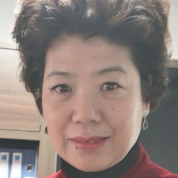 儒雅等待红玫瑰的照片