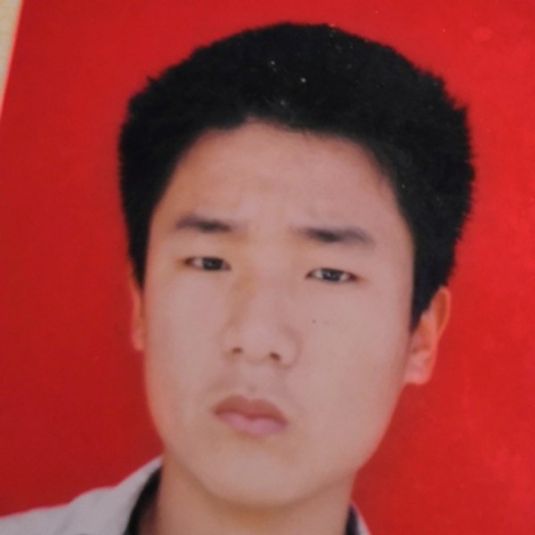 冷眸向爱听歌的照片
