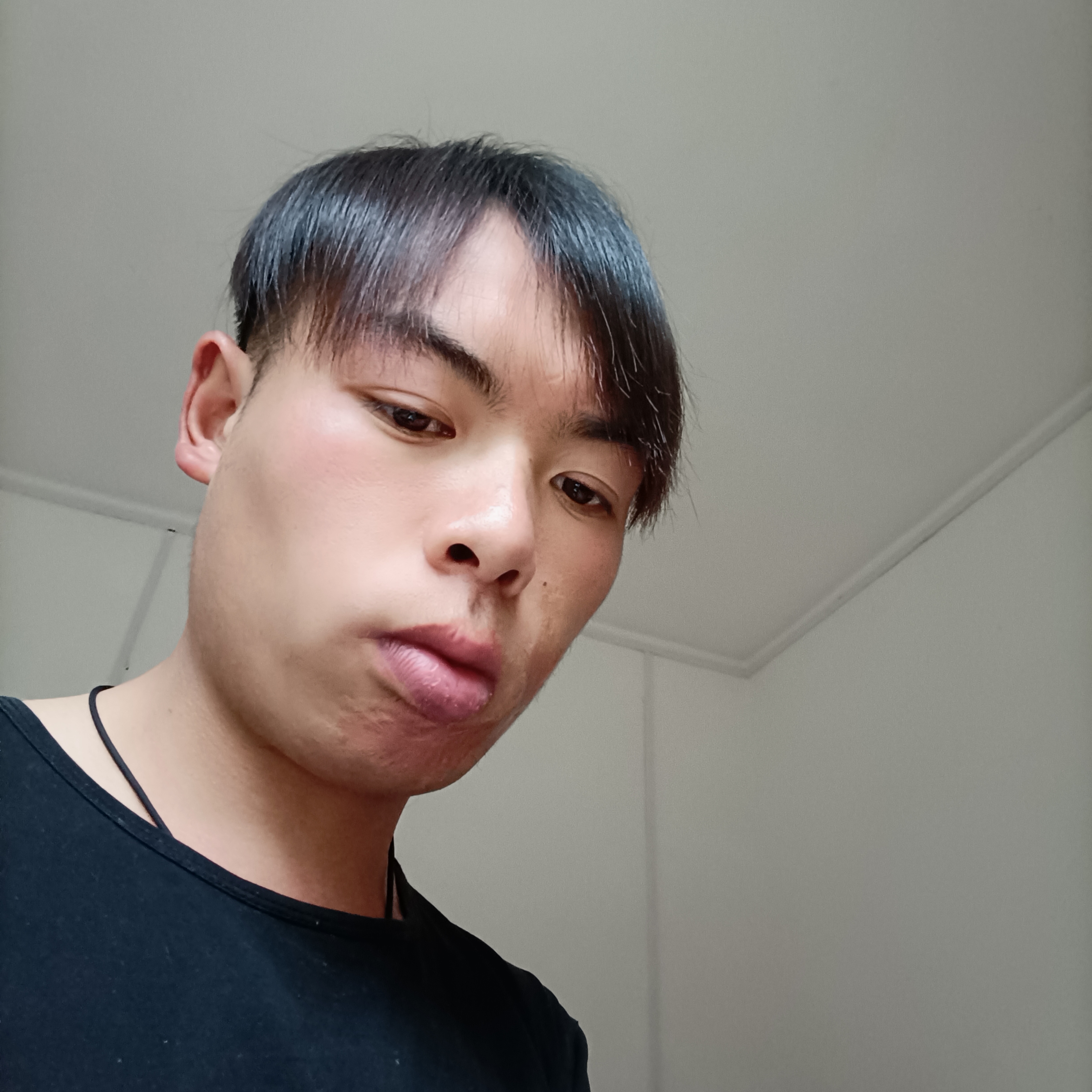 现代有摩托的照片