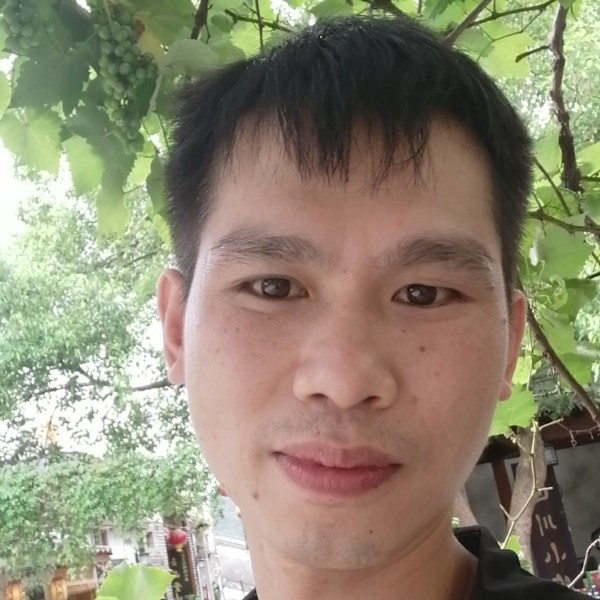 现代浅吻风萧的照片