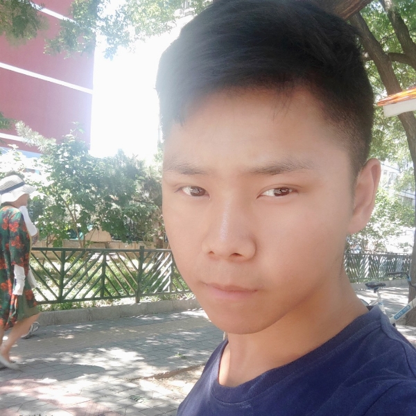 秋天深拥彩色的照片