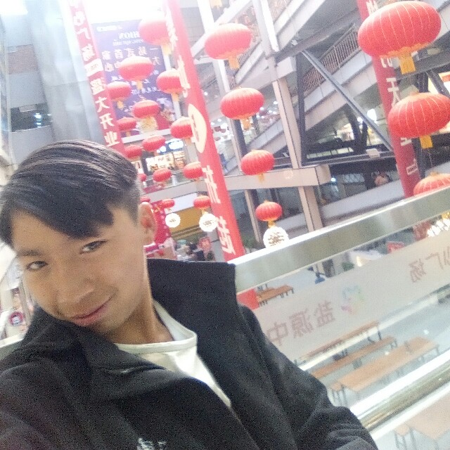 EEDGGGFFWWRH的照片