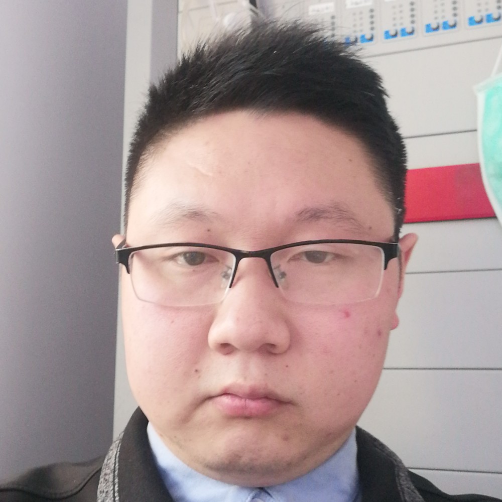 雨中的流浪汉的照片