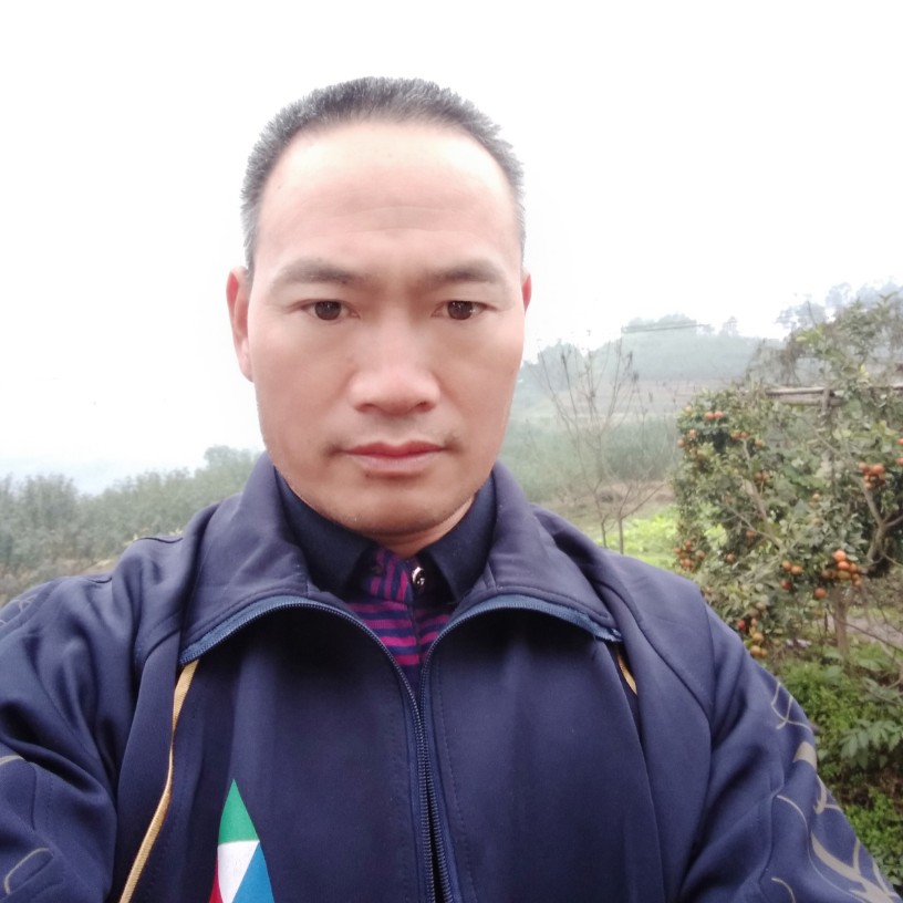 路人腼腆的照片