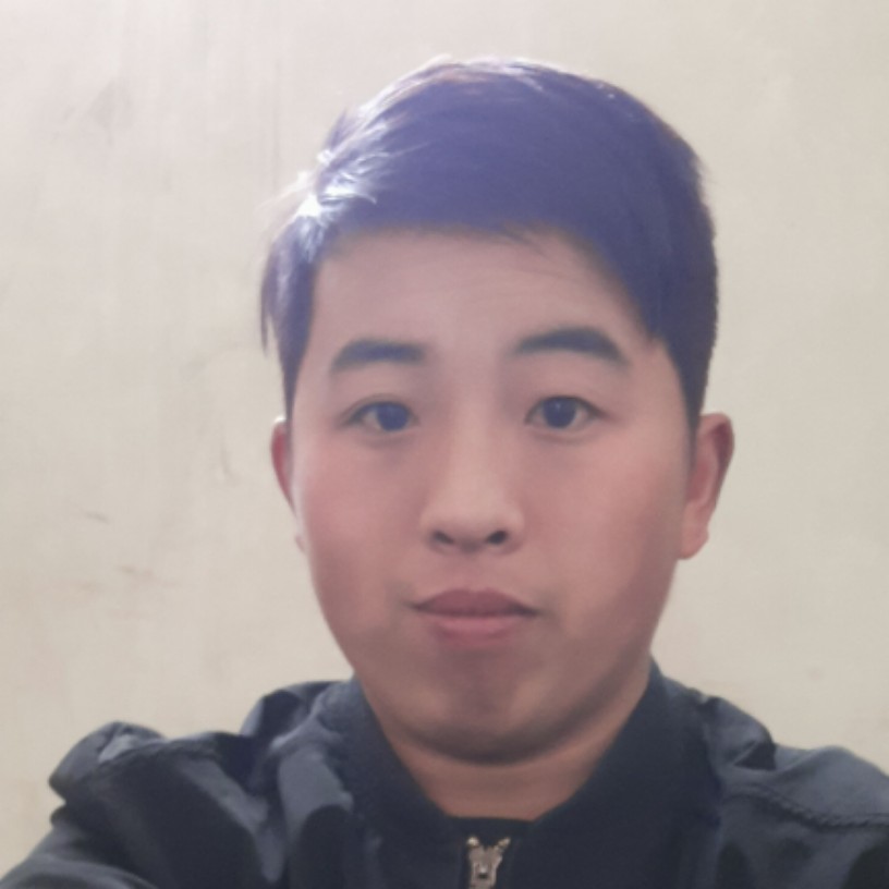 长颈鹿忧心的照片