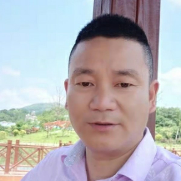 翟新龙的照片