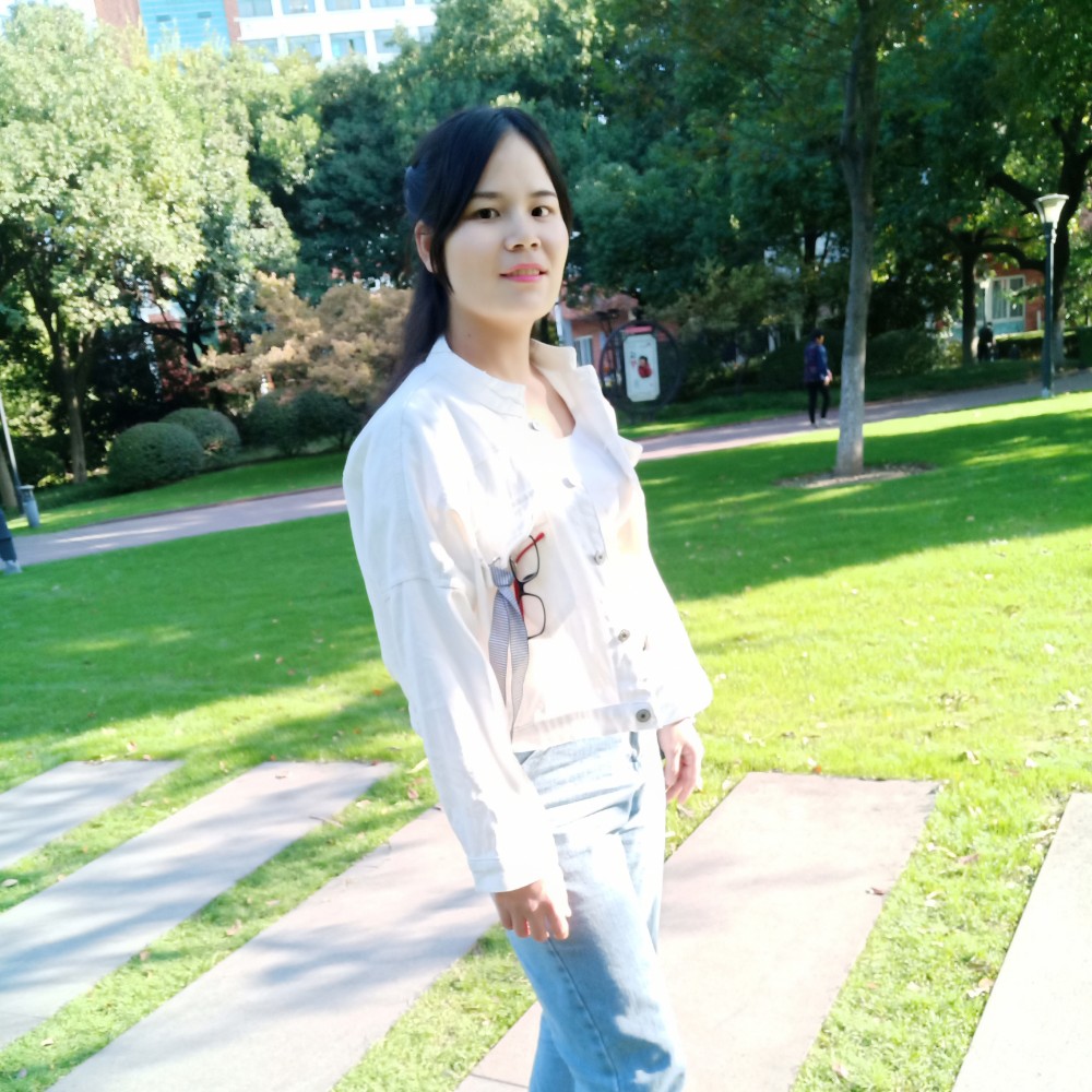 温柔的小女人小琼的照片