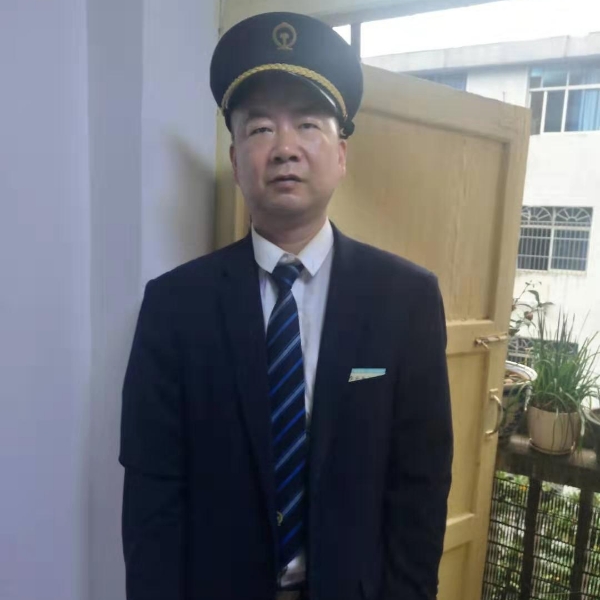 海阔山青的照片