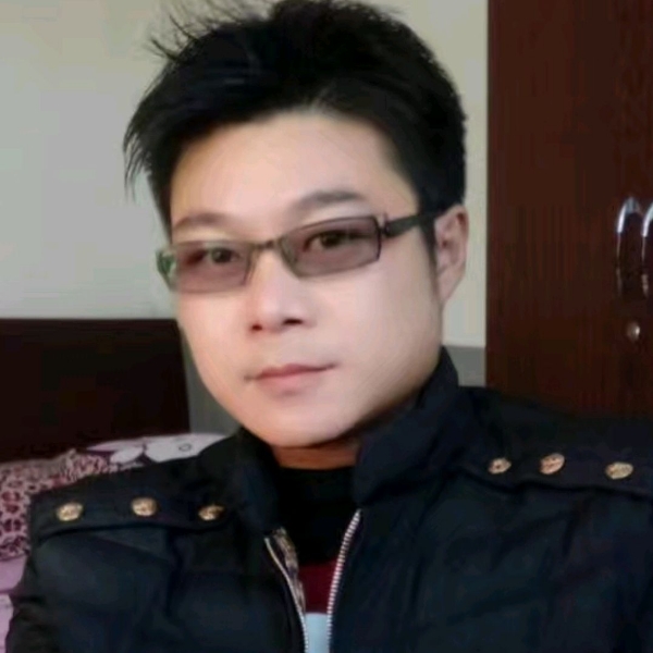 安静的领带的照片