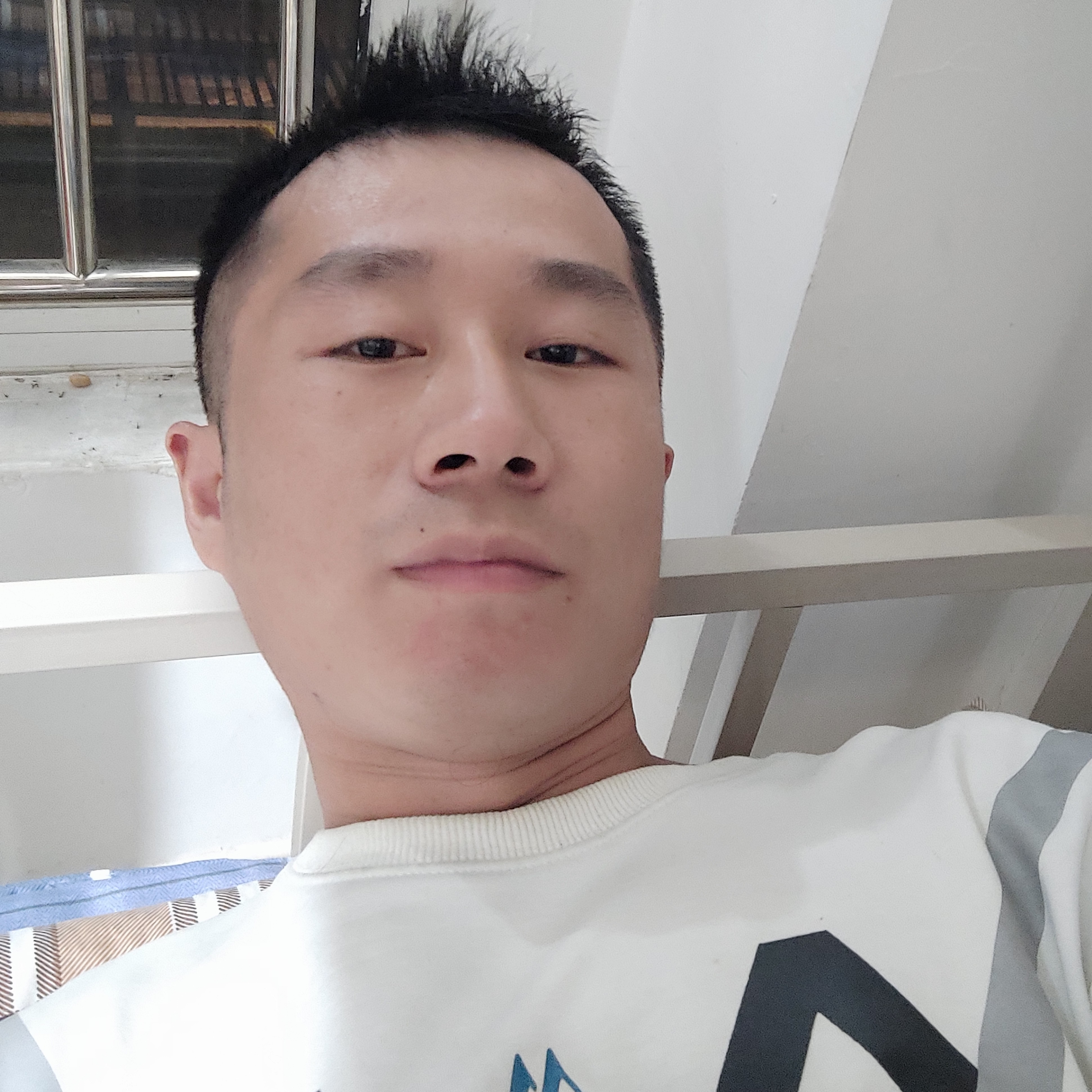 美女请 留步的照片