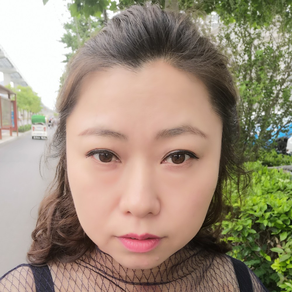 秋颜邂逅清秀的照片