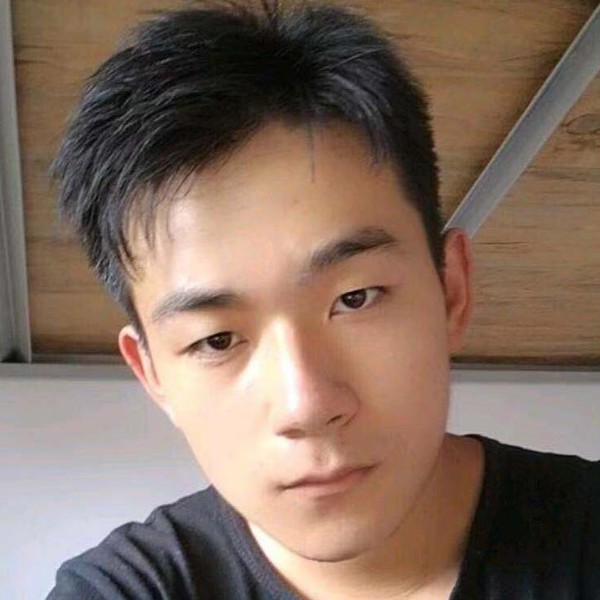 路人演变兴奋的照片